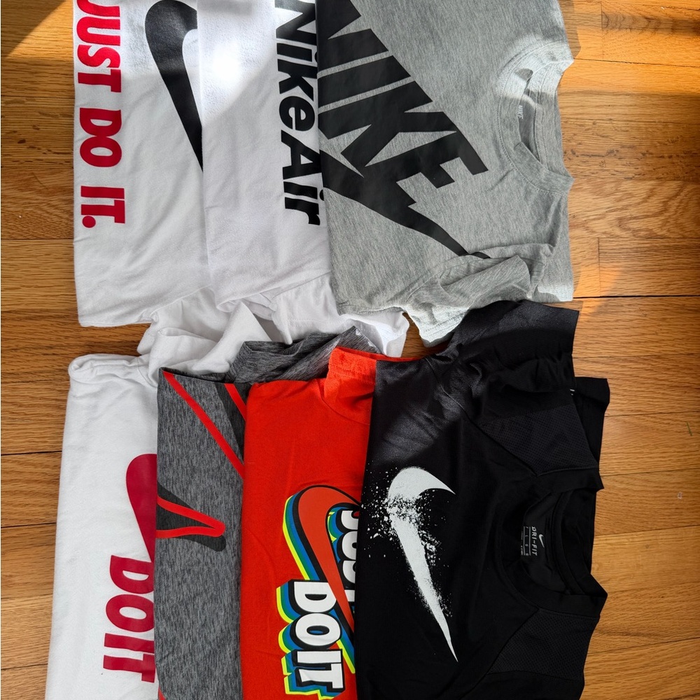 Nike Kids Boys Graphic T-Shirts - lot of 7 in size 7. Great shape! Authentic